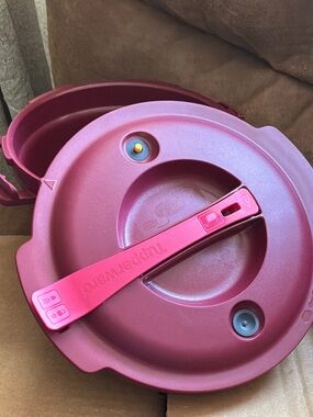 Tupperware Maroon Microwave Pressure Cooker